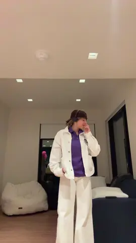 Beauty and the Beat🥳#halloweencostume #keepaneyeoutforselerner #onelesslonelygirl #viral @rosenelso 