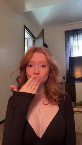 celebration dinner tn with girlies for finishing esthetician school! ❤️ #grwm #makeup #howicurlmyhair 