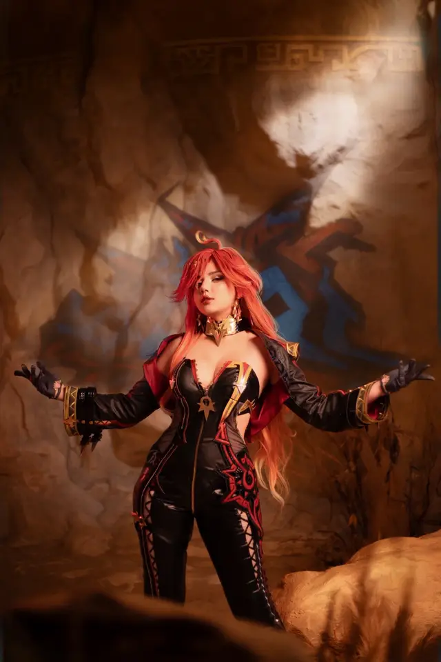 Pick your favourite one in the comments 🔥 #mavuika #genshincosplay #mavuikacosplay #cosplayphotoshoot #GenshinImpact 