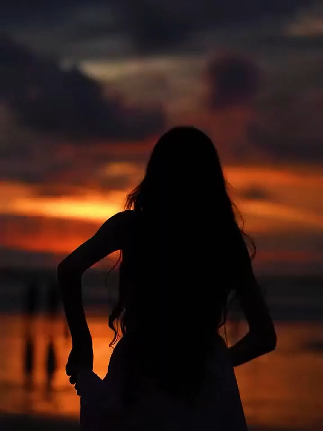 Pare de tentar se justificar pra quem não entende o seu processo… Deus sabe o que está por trás do seu silêncio. 🌙 🔥 Quem sente isso, comenta 'Deus sabe' #DEUS #motivacao #reflexão #oração #Igreja #sabedoria #deusnocomando