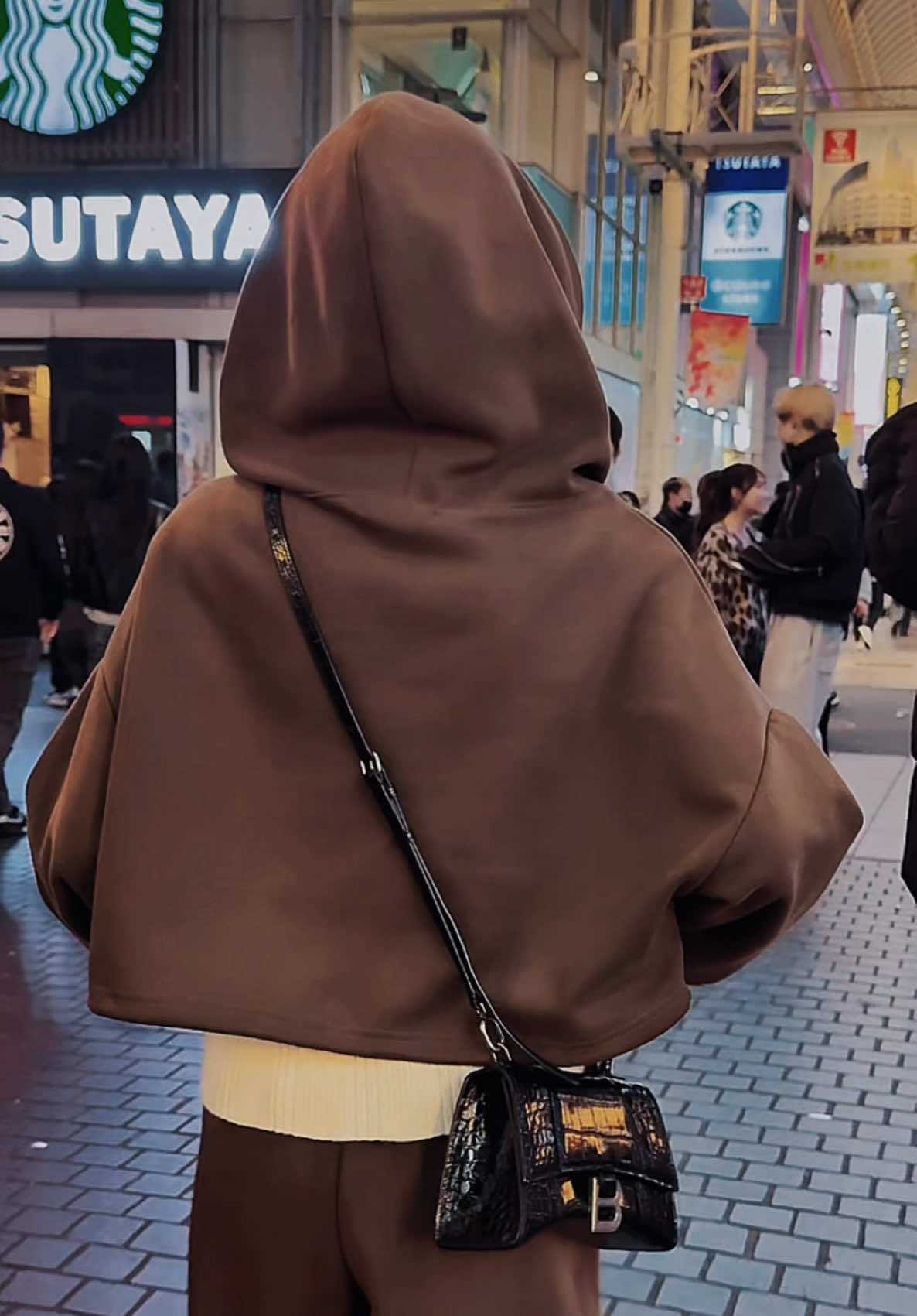 Cứ đăng thôi, flop thì kệ