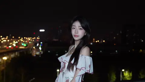 安安其实是美女主播，不是抽象搞笑主播！An An is actually a beautiful anchor, not an abstract funny anchor!#泡沫 #邓紫棋 #抽象 #dance #安安 