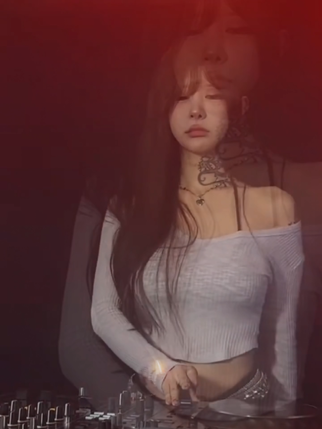 Use headphones 🎧🎶  #remix #eletronicmusic #music #fyp #fypage 