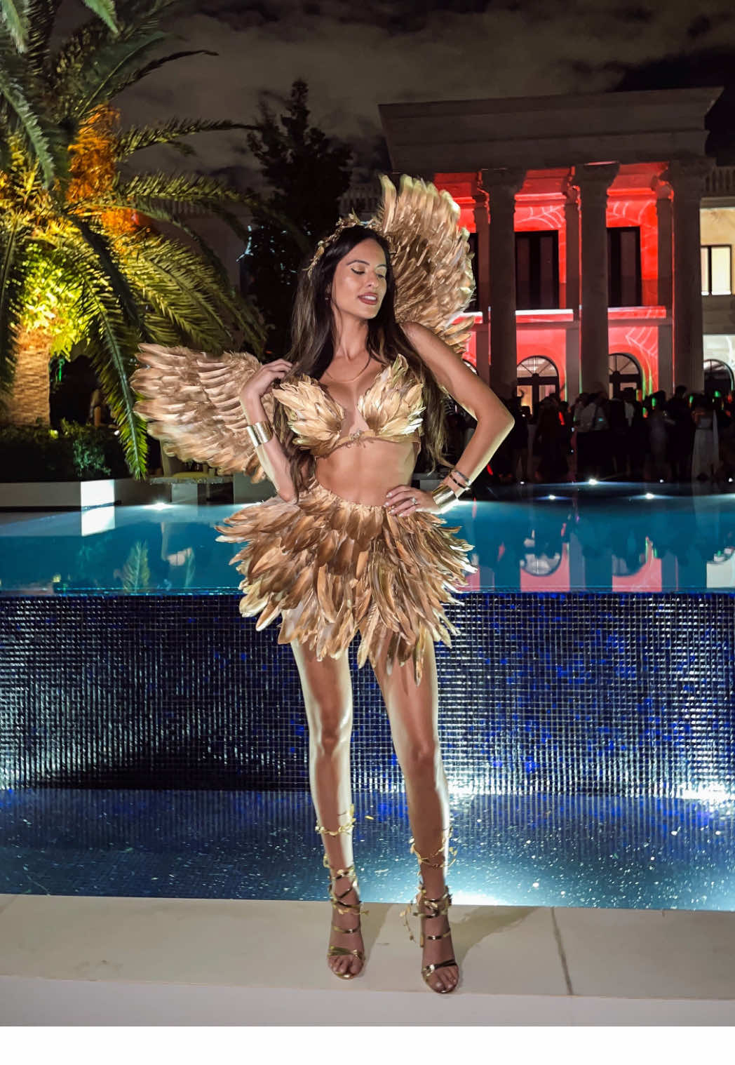 Gilded wings & celestial things 🪽✨ #halloweencostume #kendalljenner #goldengoddess #diycostume #goldenfairy 