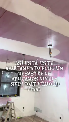 Así está e este apartamento echo un desastre le aplicamos nivel 5 Skim Coat véalo al final del video #drywallfinisher #contructionworker #LIVEIncentiveProgram #KeepItRealKeepItLIVE #PaidPartnership 