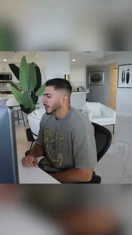 Different markets, different games — but the same rules still win. In some markets, no one’s calling. In others, everyone is. The agents who follow structure, consistency, and skill rise no matter the zip code. 🔗 anthonynuccitraining.com/info #TheNucciWay #SalesTraining #RealEstateMindset #ObjectionMaster #HighPerformance #NucciTeam #SalesPsychology #CloseLikeAPro