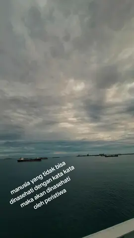 tetap semangat menjalaninya #pelautindonesia  #pelautpunyacerita  #operatorcrane  #adyzay 