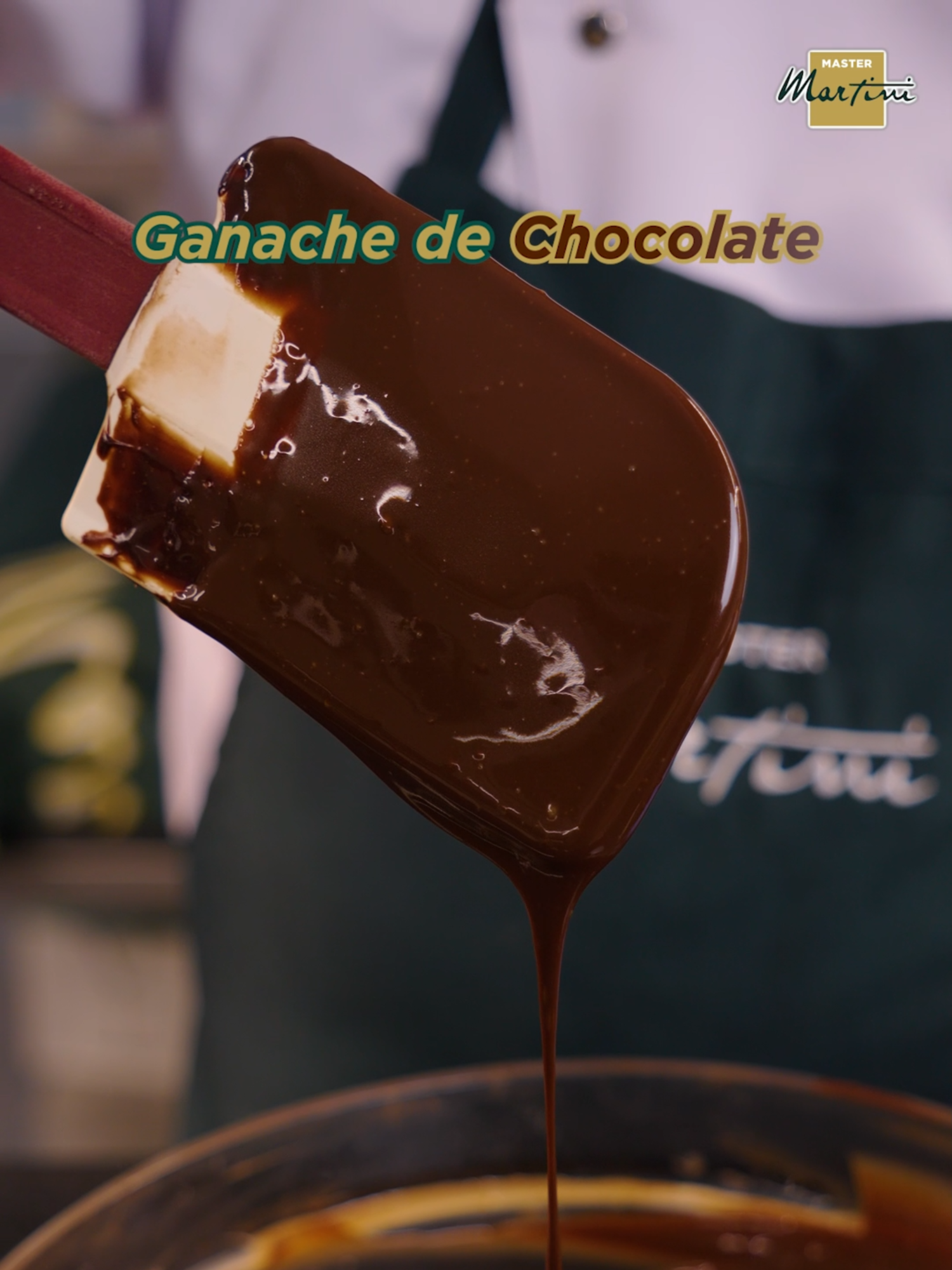 🍫✨ ¡Prepara un Ganache de Chocolate con calidad italiana y al costo que tu negocio necesita! 👩‍🍳 💰Combina ingredientes profesionales y logra una textura cremosa, brillante y estable para tus postres:   🥛 1Lt de Creme Cuisine + 1Kg de Caribe Dark Discos Fluidos  o prueba también   🍫 1Lt de DecorUp Cacao + 1Kg de Shine Dark Buttons Perfecto para rellenos, coberturas y postres premium 😍🇮🇹  #MasterMartiniPerú #GanacheDeChocolate #CremeCuisine #DecorUpCacao #CaribeDark #ShineDarkButtons #PasteleríaProfesional #ChocolateLovers #HechoConCalidadItaliana