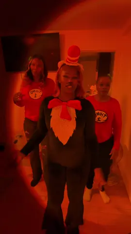 #holloween #costumes #catinthehat #thing1 #thing2