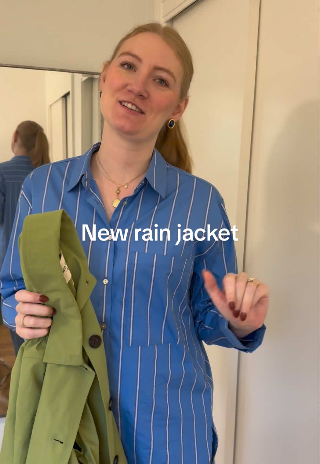 this is dedicated solely to my new rain jacket, which I ADORE!! Rainy day outfits are always a challenge but now I’m excited about them so I’m counting it as a win ✨ #rainyday #OOTD 