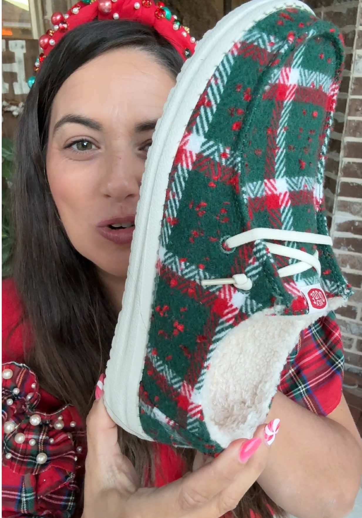 Festive feet, meet comfort! 🎄✨ These Christmas Hey Dudes are the perfect mix of cozy and cheerful — lightweight, comfy, and ready for every holiday errand, family photo, or cocoa run. Slip them on and feel the Christmas spirit from head to toe 🎅🏼🎁 #ChristmasGiftIdeas #HolidayShoes #GiftsForHim #TikTokShopHolidayHaul #creatoricons