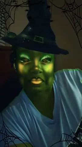 Spooky season!! #lnpvspookyweek #spookysesaon #lovenpositivevibes #crystal83 #Fyp 