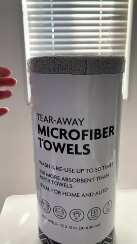 . 切り離してサッと使える「ロール式マイクロファイバークロス」（40枚／1枚30×30cm） ・毛羽が出にくく拭き跡が残りにくい。鏡・ガラス・水栓・家電・家具・車内清掃まで幅広く使えるよ！ ・乾拭きも水拭きもOK。壁掃除床掃除、汚れたら洗って繰り返し使えてコスパ◎ ・カラー：グレー・ブルー・ピンクがあるので掃除用、キッチン用など色分けしても良いよね😊✨ Fantasticlean マイクロファイバー #WoomyPR #PR 