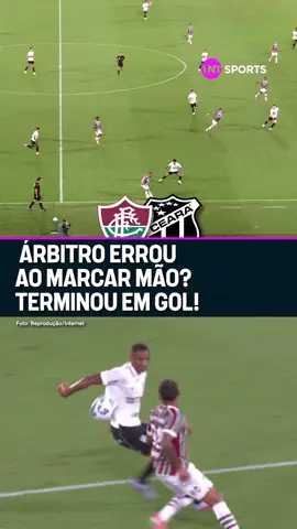 🚨 A POLÊMICA DA RODADA! O árbitro marcou toque de mão de Marllon e deu a falta para o Fluminense. Na cobrança, Renê marcou! O que achou do lance? #brasileirãobetano#Futebolbrasileiro #fluminense #ceará #footballtiktok