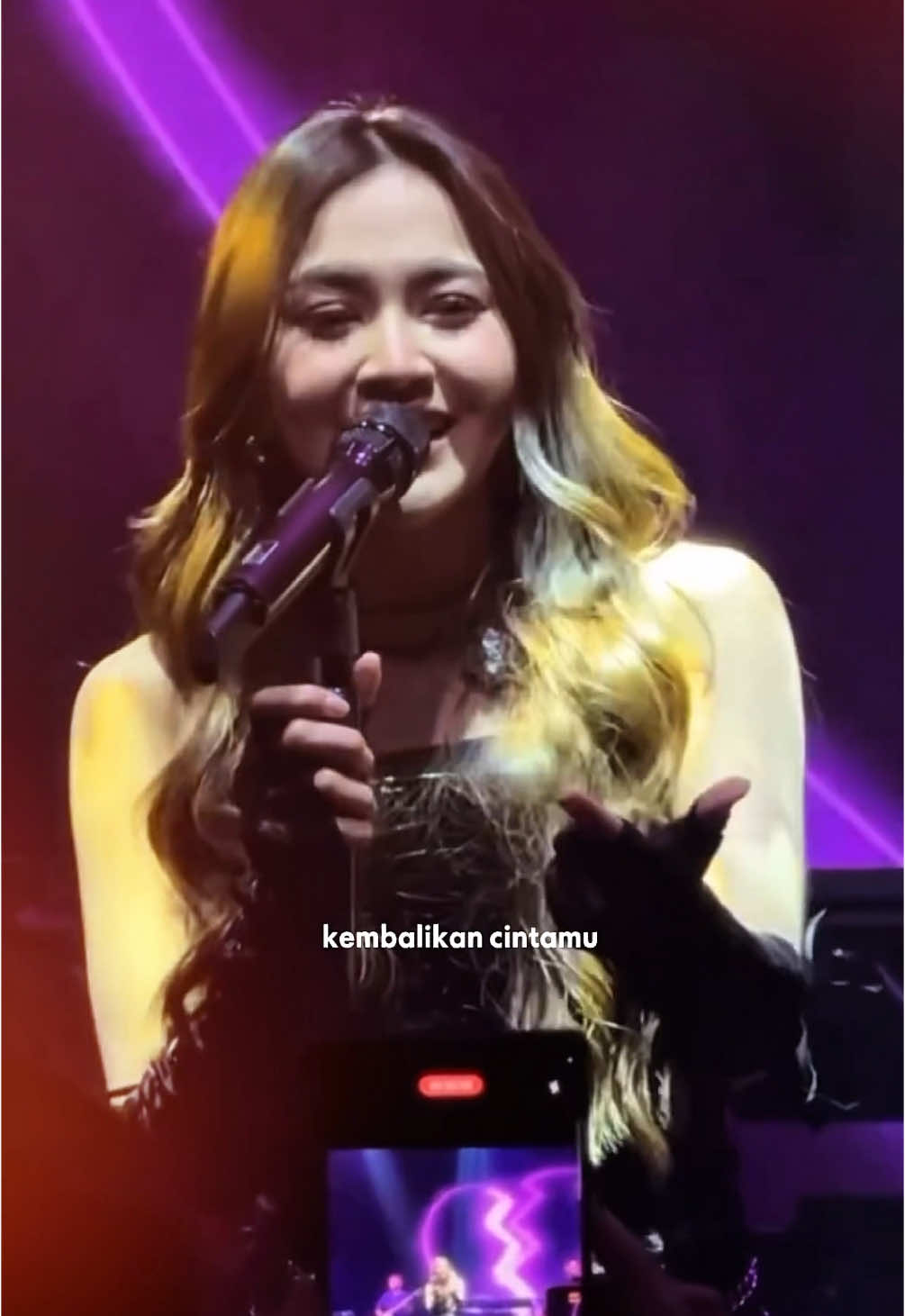 Liriknya, musiknya, harmonisasinya, dinamikanya, sukses banget buat amaze dengan semua karya Lini🫶🏻 #mahaliniraharja #ingatingatlagi #biarbegini #mahalini #albumkoma #untukyangbersamanya #kemarilahtenang #fypシ゚ 