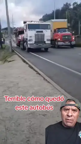 terrible cómo quedó este autobús después del Gran accidente el día de ayer en el kilómetro 37 carretera interamericana #noticias 738
