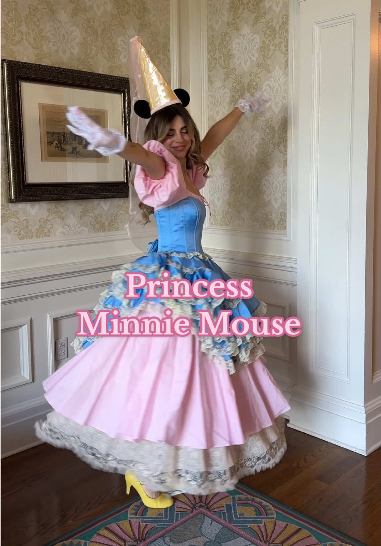 Princess Minnie Mouse 💖🎀🐭 #disneycostume #princesscostume #minniemouse #princessminnie #disneygirl 