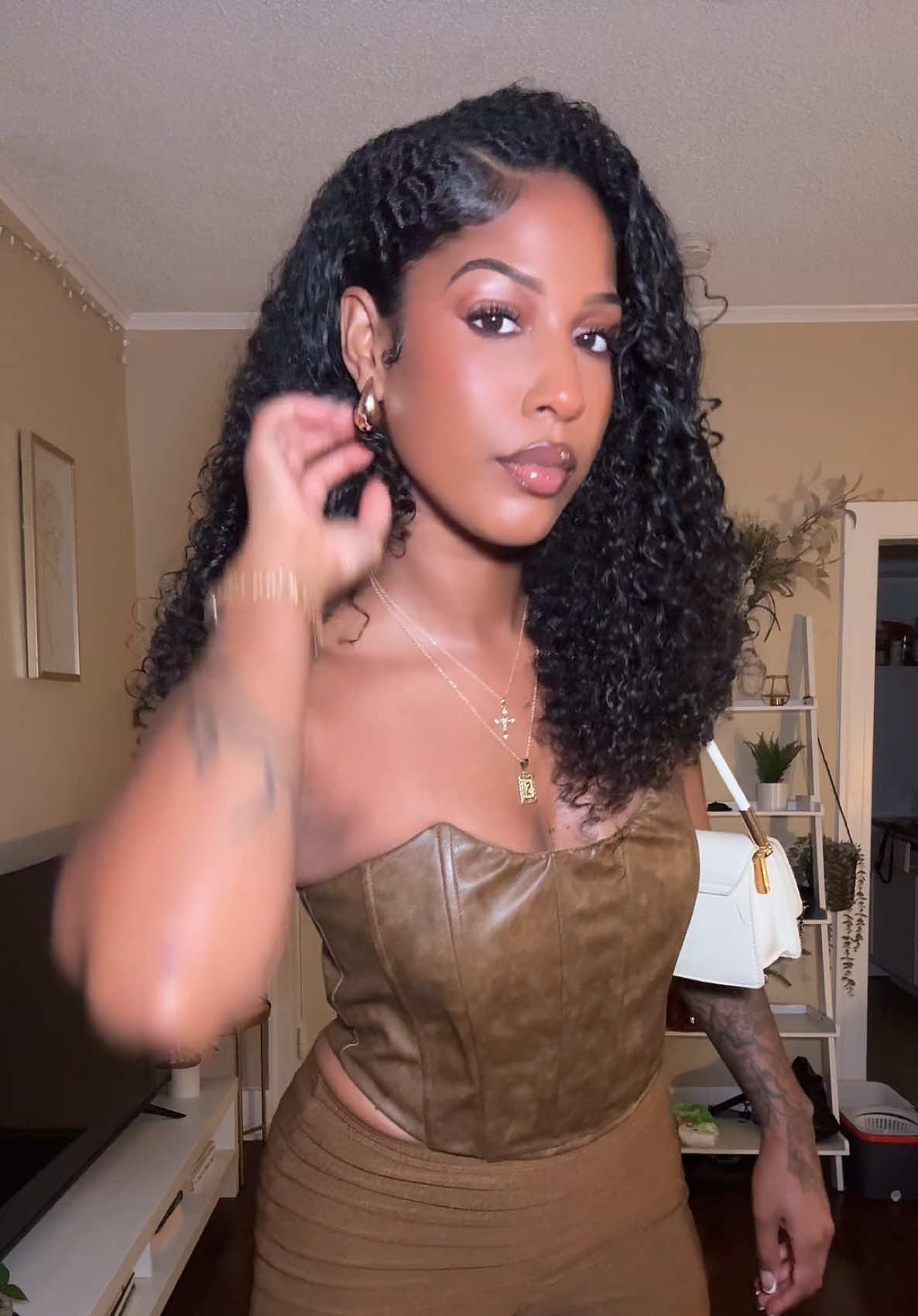 I’m for sure wearing heels anytime I go out! #falloutfit #OOTD 