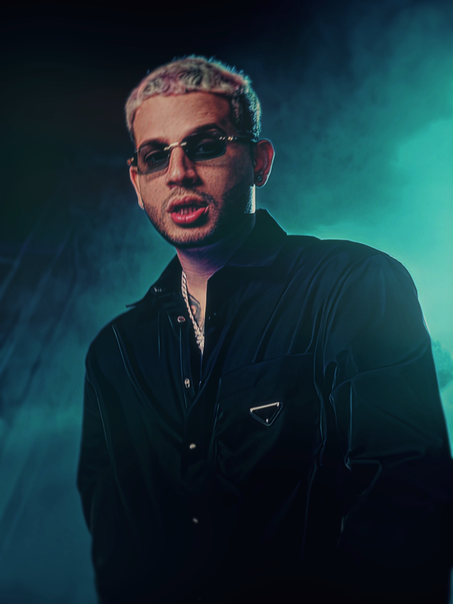 Porque yo era tu nene Te pasaba' en casa meti'a, ya casi ni viene' Cambiaste conmigo, ya no sé quién tú ere' Te fuiste y 'tás triste porque estoy con otras mujere 