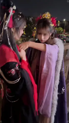 天气冷了，暖个手 #陈佳琪 #小硕 #率土之滨 #率土十周年 #率土十周年洛阳庆典 