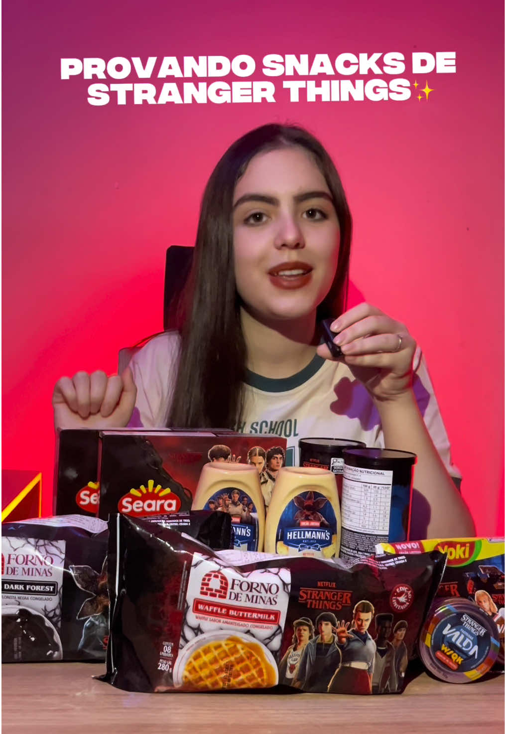 Qual snack de Stranger Things você mais quer provar?❤️‍🔥  #strangerthings #provandocomidas #fyp #snacks #novidades 