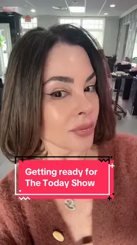 OMG stay tuned and check me out on the Today Show😍😍😍 times are subject to change and I cannot wait to see you there. Some of my fave tips and tricks #makeupover40 #over40 #matureskinmakeup #makeup #mua 