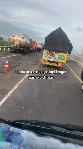 laka beruntun di toll pejagan km 247 #fyp #foryoupage #berandatiktok 