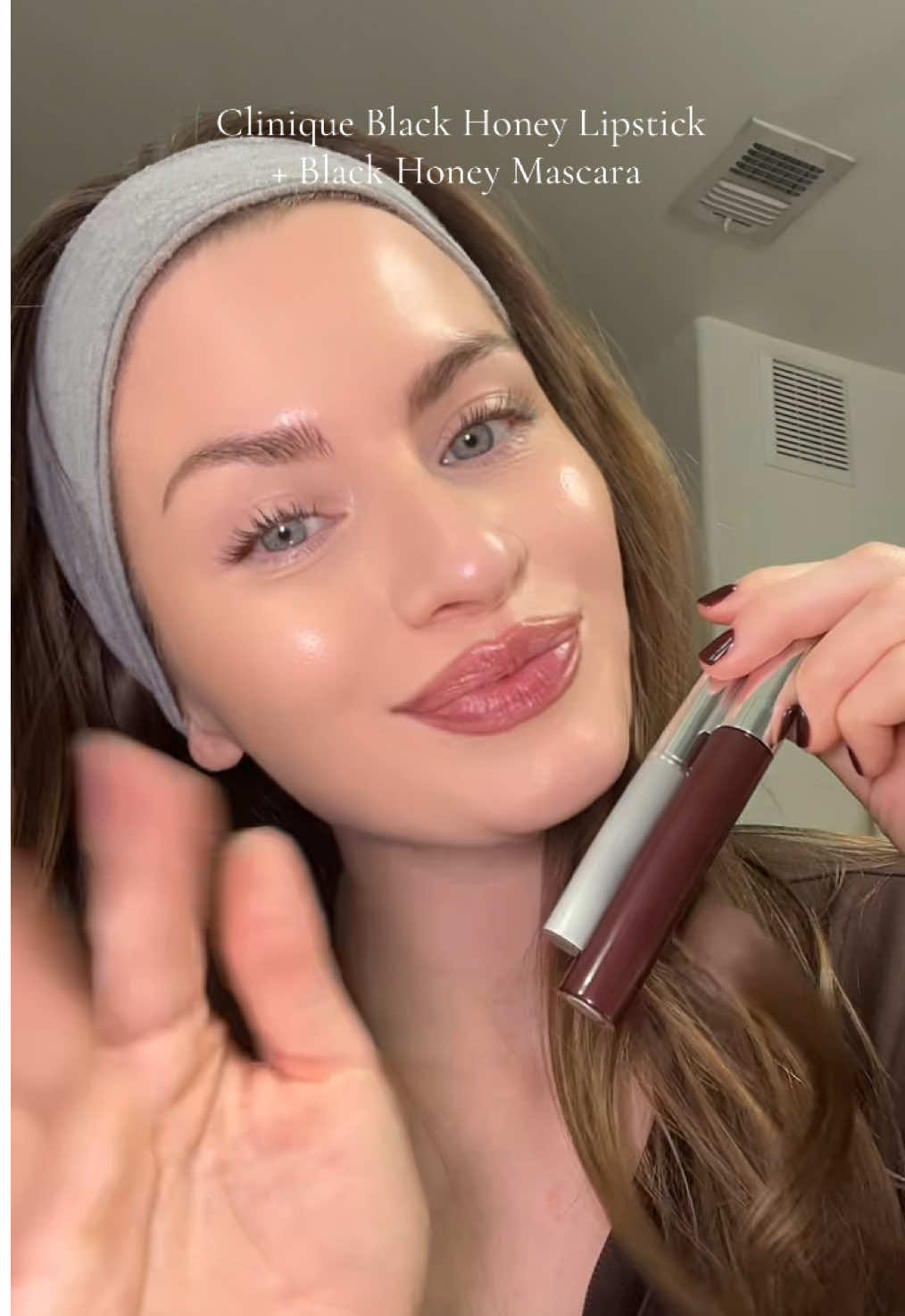 Clinique Black Honey Lipstick + Black Honey Mascara .. this combo is EVERYTHING 🤎 #clinique #cliniqueblackhoney #blackhoneylipstick #blackhoneymascara 