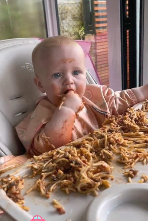 A baby who loves to eat😌😊#baby #funny #happy #tiktok #foryou 