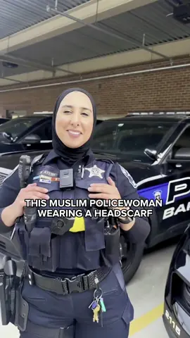 This Muslim policewoman wearing a headscarf has sparked controversy.#policewoman #khadijia 