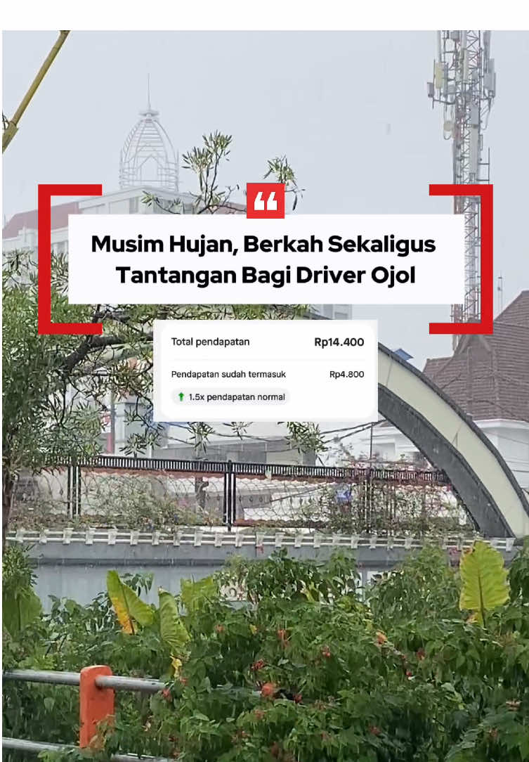 Memasuki musim hujan di berbagai wilayah Indonesia, para driver ojek online (ojol) justru menyambutnya dengan rasa senang sekaligus was-was. Bagi sebagian driver, turunnya hujan menjadi momen yang ditunggu-tunggu, terutama bagi mereka yang akunnya sedang “anyep” atau sepi orderan. Pasalnya, ketika hujan turun, tarif perjalanan biasanya meningkat hingga 1–2 kali lipat dari harga normal. Permintaan layanan antar jemput maupun pesan makanan pun ikut melonjak karena banyak pelanggan yang enggan keluar rumah. Tak heran jika banyak driver berharap musim hujan bisa menjadi “musim panen” tambahan. Namun di balik potensi penghasilan yang meningkat, tantangan di lapangan juga tak kalah besar. Para driver harus berjuang menghadapi berbagai kendala saat bekerja di tengah hujan. Mulai dari melepas jas hujan saat masuk ke restoran, menunggu pesanan di luar karena tempat terbatas, hingga jalan licin dan jarak pandang berkurang yang meningkatkan risiko kecelakaan. Belum lagi, hujan sering membuat pesanan batal secara sepihak oleh pelanggan. Banyak customer yang terburu-buru atau tidak sabaran menunggu makanan tiba karena terhambat cuaca. Akibatnya, perjuangan driver di jalan sering kali tidak sebanding dengan waktu dan tenaga yang dikeluarkan. Meski demikian, semangat para driver ojol tetap tinggi. Mereka terus beradaptasi dengan kondisi cuaca dan tantangan lapangan demi memenuhi kebutuhan hidup serta memberikan layanan terbaik bagi pelanggan. #MusimHujan #DriverOjol #PerjuanganOjol #OjolIndonesia #HujanRezeki
