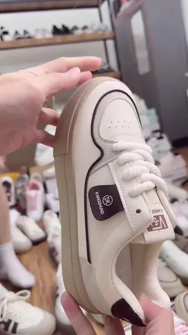 #livehighlights #tiktoklive giày siêu êm đế cao 4cm cân mọi outfit nha #giaythethao #giaysneaker #reviewgiaydep 