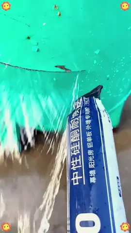 กาวซีลกันน้ำ เหมาะมากๆกับงานภายนอก ทนทาน ทนฝนแดดดีมากๆ ใช้งานง่าย #ซิลิโคนซีลแลนท์ #กาว #กาวซีลกันน้