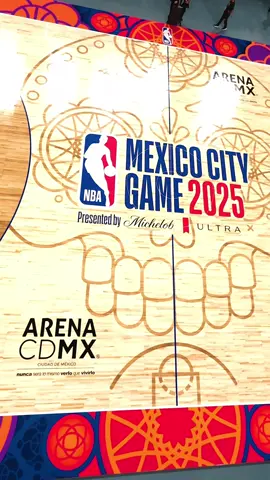 ¡Es simplemente perfecta! 😍 ¿Listos para la #NBAenMéxico? 🇲🇽 It's perfect! 😍  Ready for the #NBAenMexico? 🇲🇽 #TikTokDeportes #dallasmavs #detroitpistons  