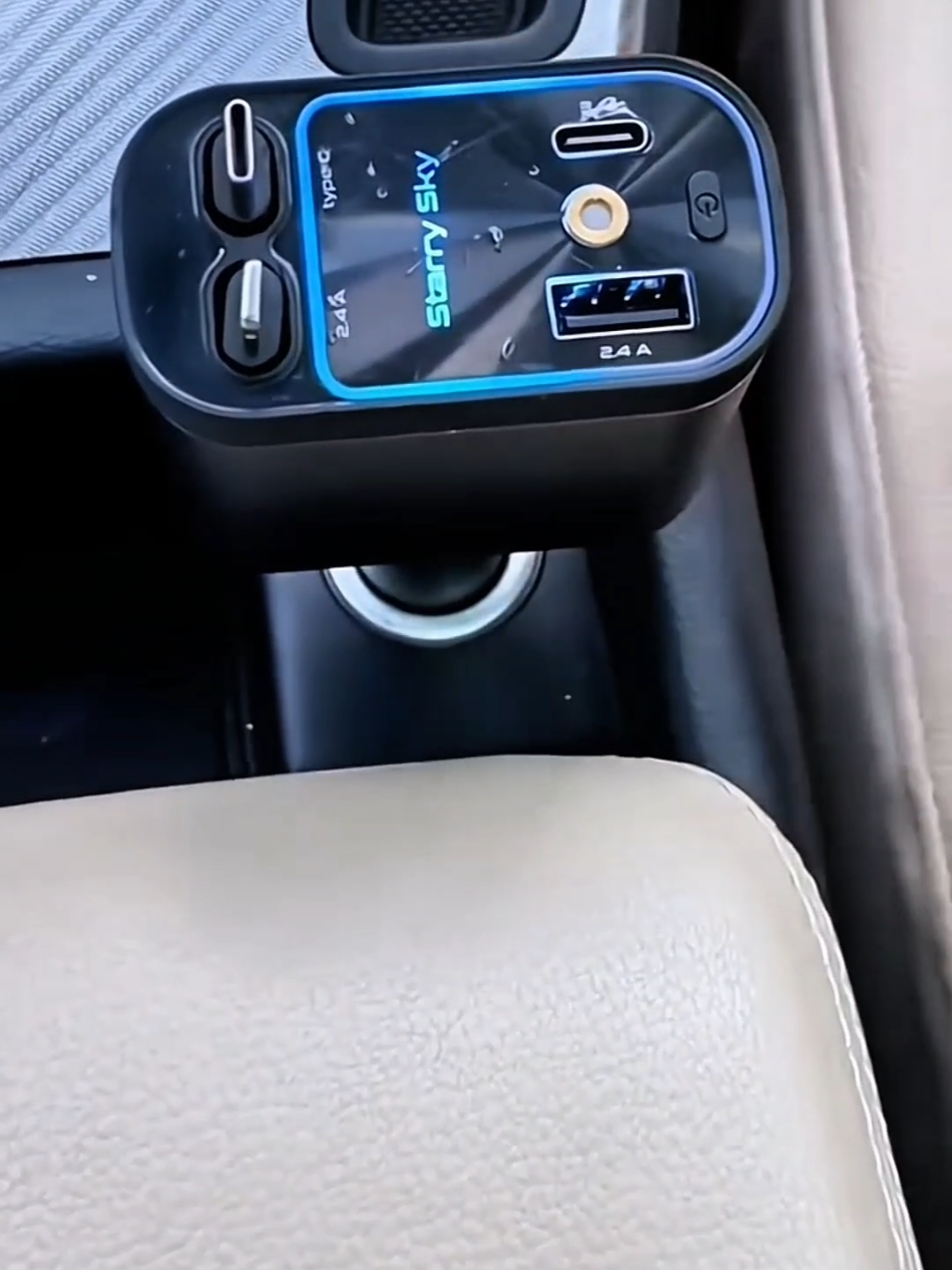 Chegou o Carregador Retrátil Super Rápido E1, compatível com Android e iOS. Compacto, potente e com display em LED! #CarregadorTurbo #CarregadorRápido #CarregadorDeCarro #CarregadorRetrátil #acessóriosparacarro 