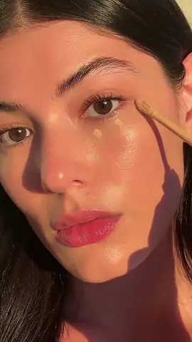 Favorite makeup products ⭐️ @Hourglass Cosmetics Veil skin tint shade 6 Hourglass Vanish Concealer  Ambient lighting edit deer Shape & sculpt liner shade 2 #hourglasscosmetics 