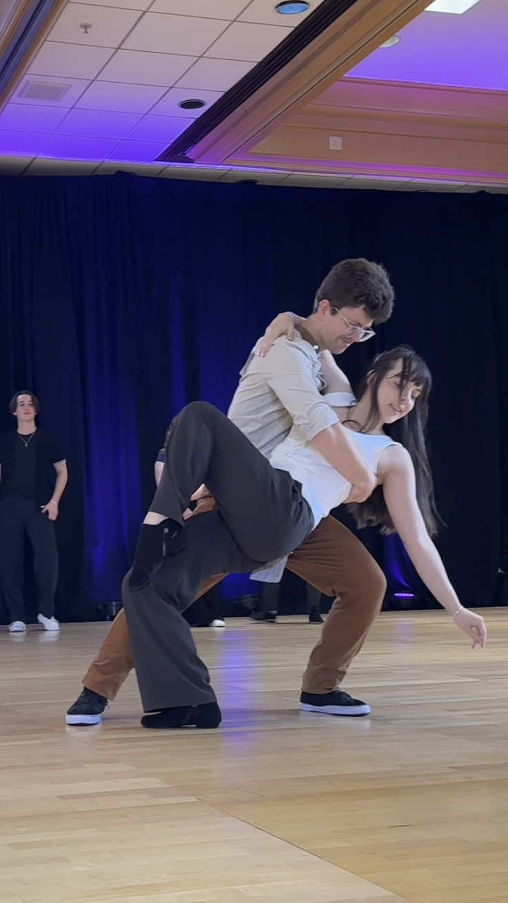 i think it’s safe to say that i’ve got an official new dance friend! ••• 💃🏼 Piper Karren  🕺🏻 Elliot Sweeney  📍 Halloween Swing Thing  ••• #westcoastswing #partnerdance #wcs #westie #socialdance 