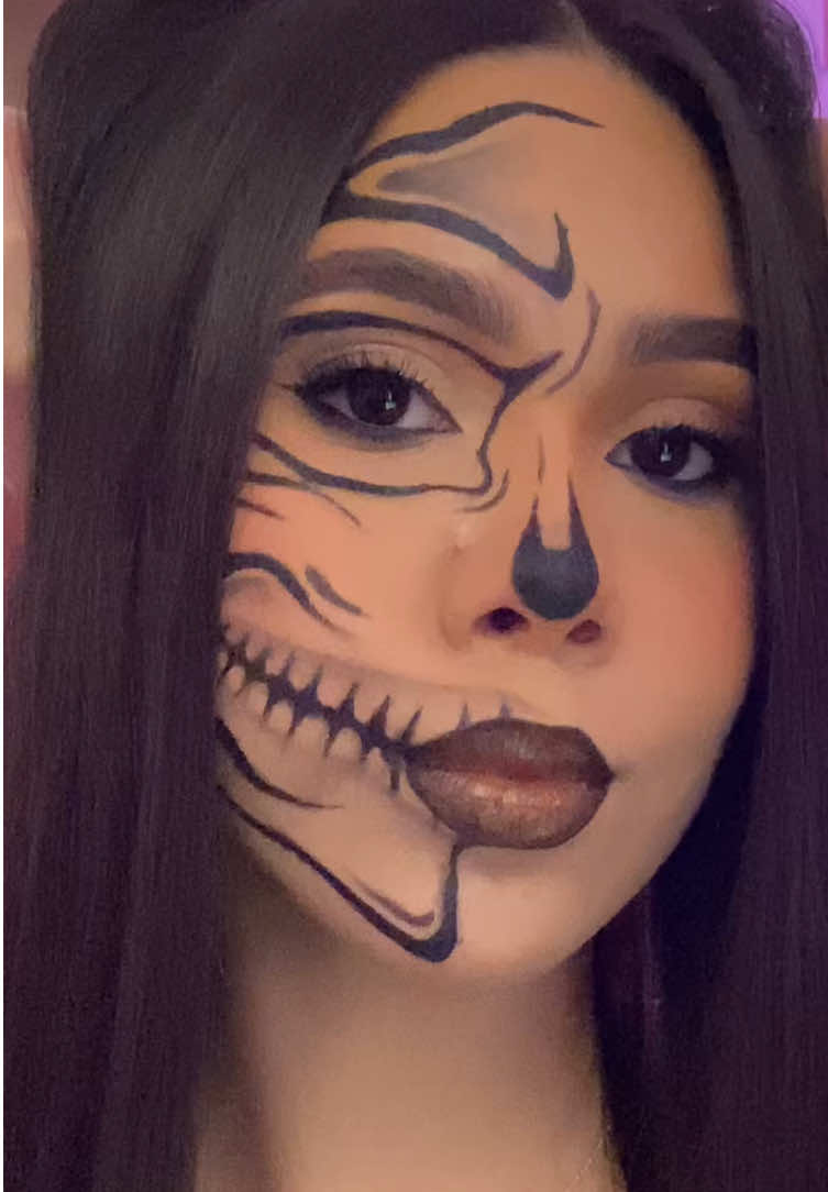 black skull tutorial para halloween 🖤 #blackskull #skull #makeuptutorial #halloweenmakeup 
