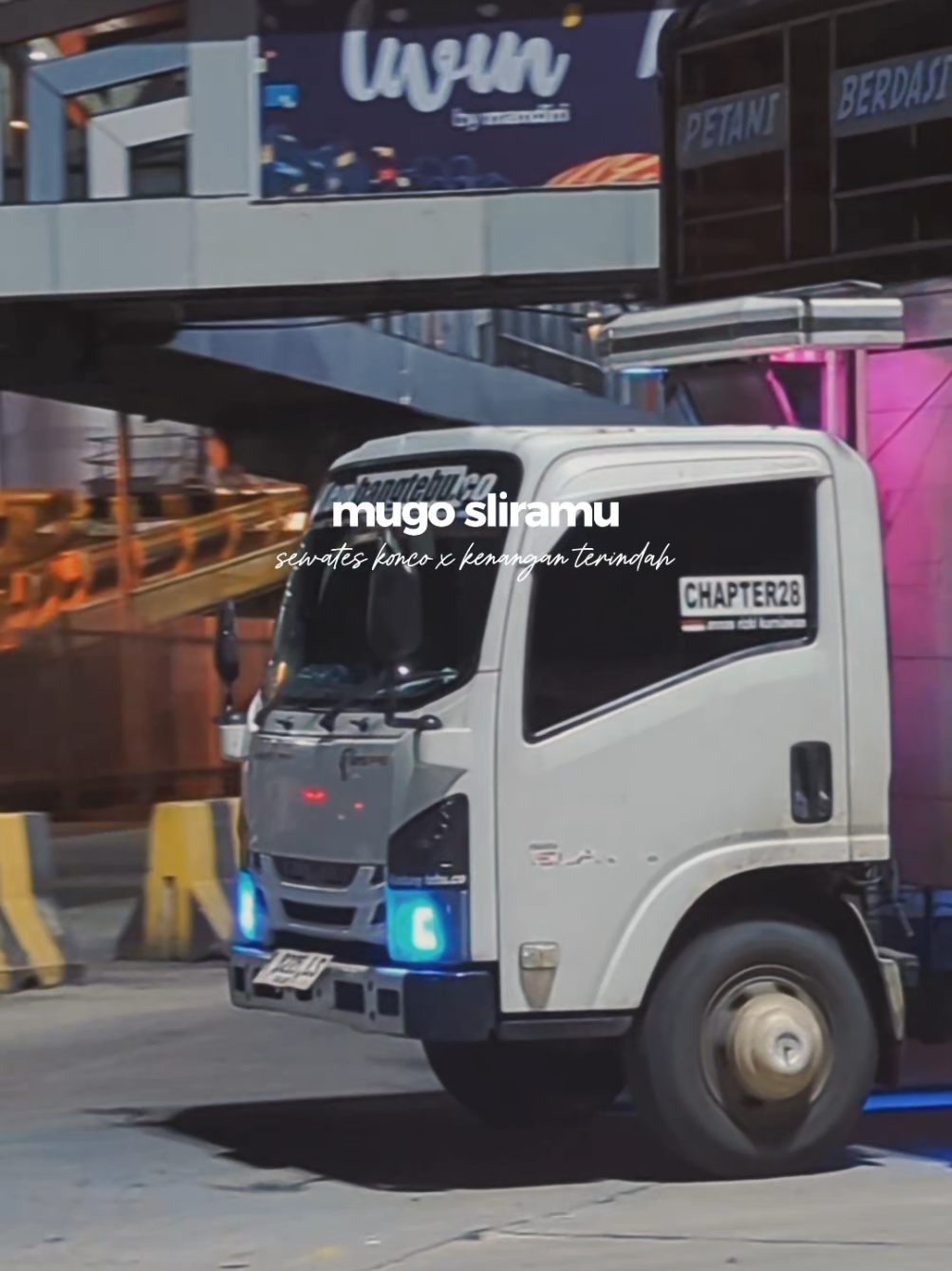 selamat menikmati hari-hari yang kau sebut menyenangkan itu ☺️