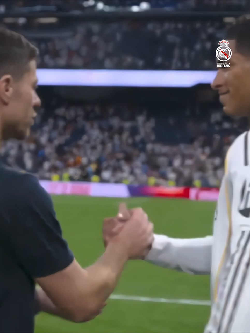 Xabi Alonso, menyatakan bahwa dirinya bukan  hanya sekadar ingin meraih kemenangan bersama Los Balncos. Real Madrid memasuki fase baru setelah musim 2024-2025 berakhir. Mereka beralih dari pelatih tersukses Carlo Ancelotti yang punya 15 gelar bersama Real Madrid untuk menunjuk pelatih muda berbakat dan eks gelandang tim, Xabi Alonso.  Di bawah kepemimpinan Xabi Alonso, Real Madrid dipastikan tidak akan mengadopsi gaya bermain pragmatis seperti sebelumnya. #xabialonso #realmadrid #ElClasico #santiagobernabeu #madridista 