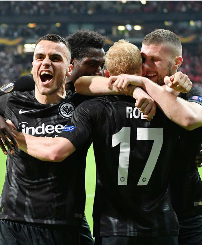 Eintracht Frankfurt: Die zerrissene Liebe einer ganzen Stadt. #EintrachtFrankfurt #Bundesliga #Fankultur #Liebe #zerrissenheit 