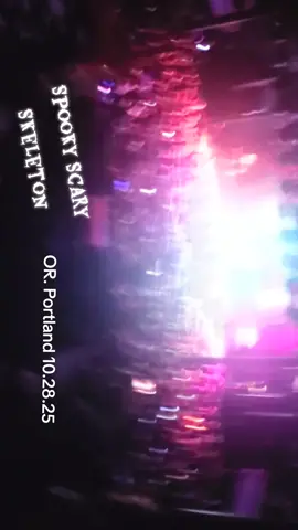 IT WAS A BLAST!! (and yes, thats me singing lol) #TLT #portland #oregon #thelivingtombstone #halloween 