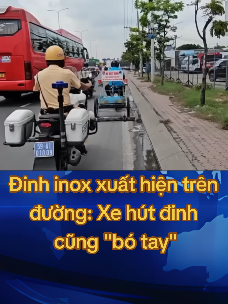 Trả lời @user438340918543 Đội CSGT An Sương đã thu gom gần 2 kg đinh và vật sắc nhọn trên đường Đỗ Mười. Đáng chú ý, có hơn 50 mũi đinh inox hình thoi, tam giác khiến xe hút đinh cũng ‘bó tay’, cho thấy thủ đoạn rải đinh ngày càng tinh vi. #tinnhanh #tinnong #tintuc #tin24h #fyp 