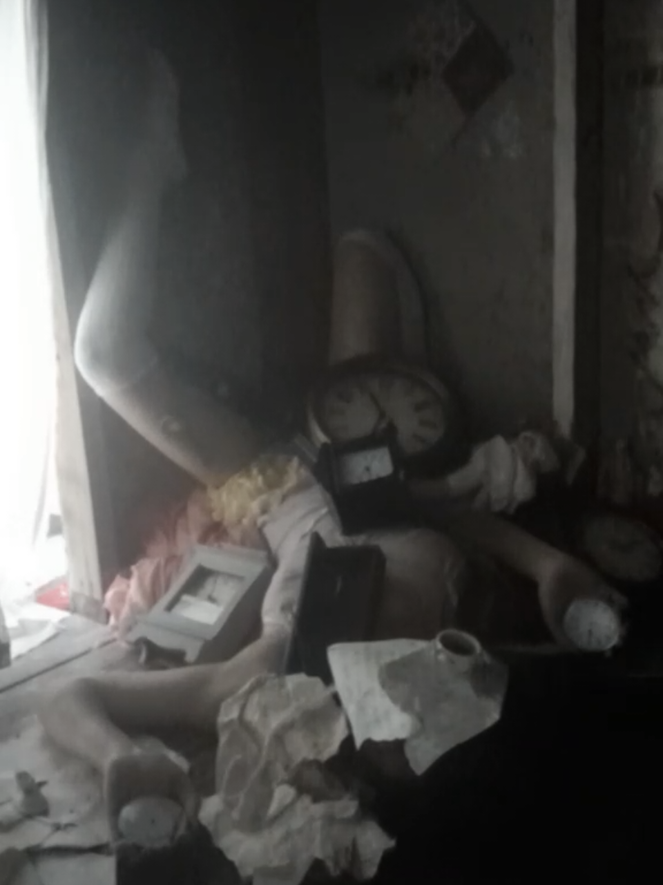 places places gather your places throw on your dress and put on your doll faces 