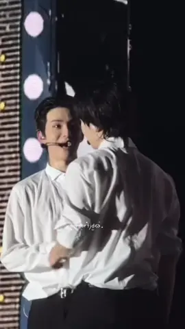 หน้าหนาวปีนี้ 8 ธันวาคมนี้เธอเข้ากรม รักพวกพี่มากๆนะ  😭 #jungwoo  #doyoung  #nct  #nct127 