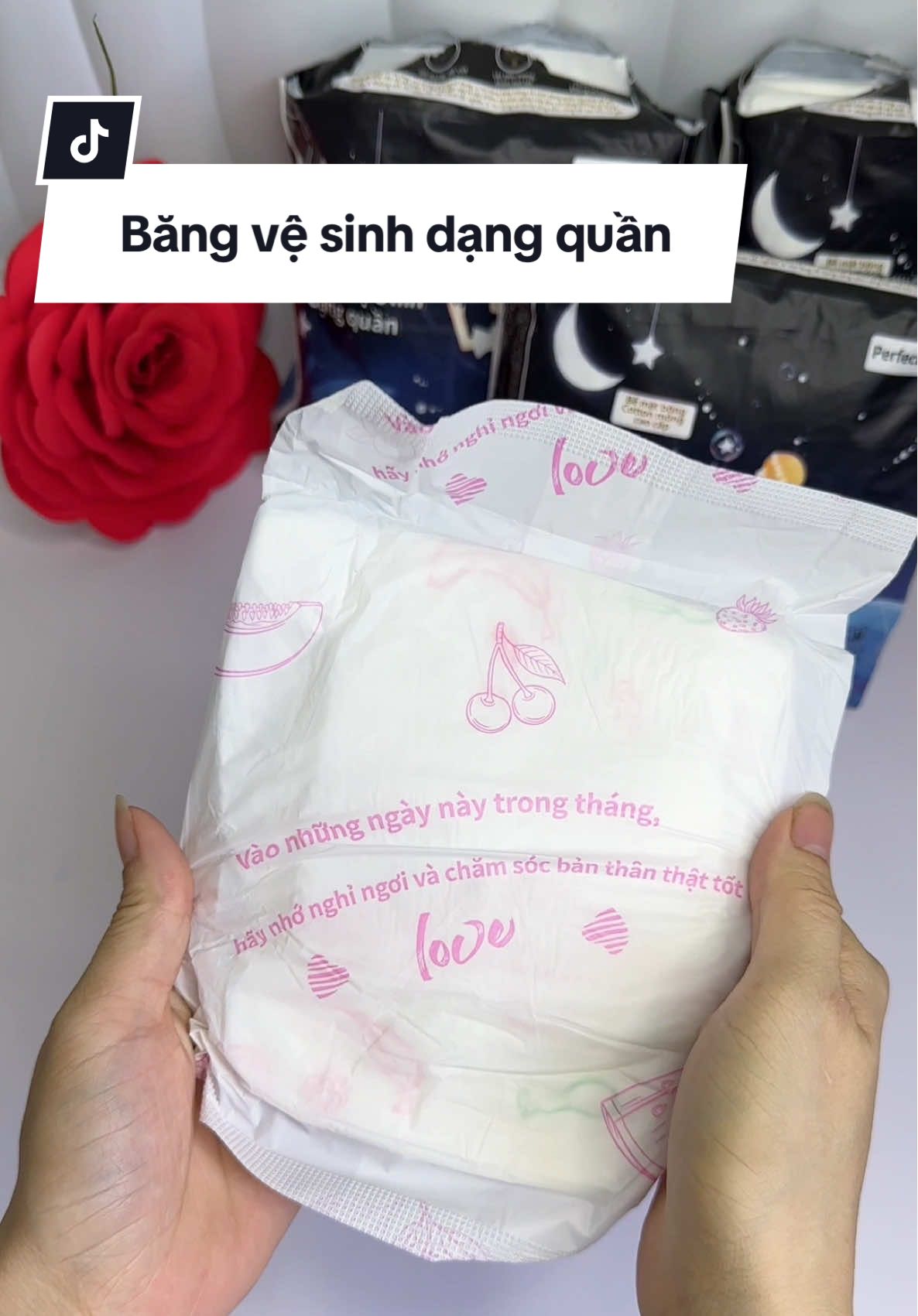 Đi sinh dùng băng vệ sinh dạng quần này vừa tiện lợi không lo cọ vào vết mổ làm đau mà cũng không sợ bị tràn sản dịch ra giường nữa #bangvesinhdangquan #bangvesinhquan #mebauthongthai #chuanbidodisinh #mevabe 