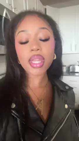 i don’t like the straight hair if I’m being honest 