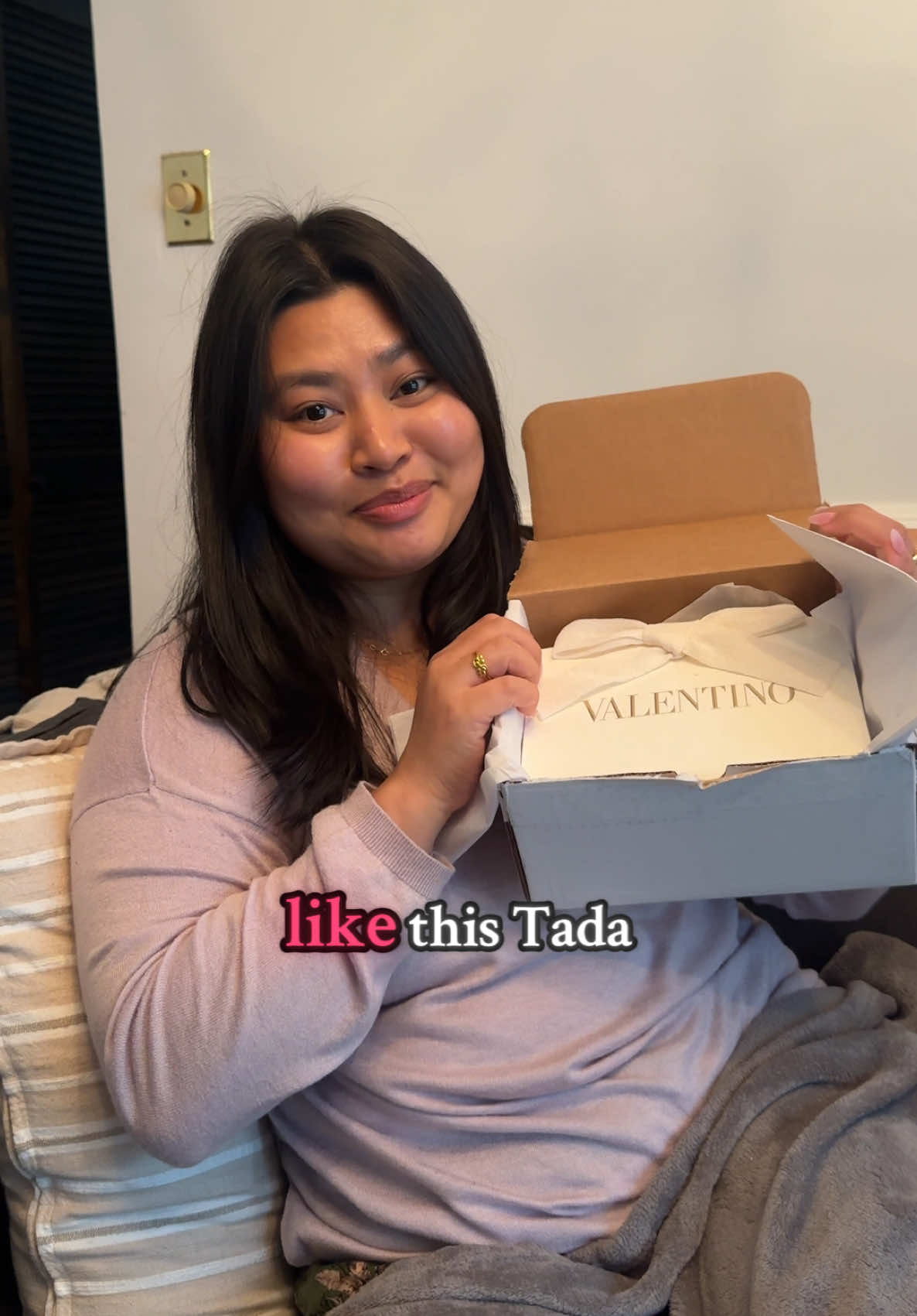 Thank you @Valentino.Beauty for this lovely surprise ❤️#ValentinoBeauty #GiftedByValentinoBeauty #spikevalentinodiscobalm #spikevalentinobutterymattelipcolor #spikevalentino 