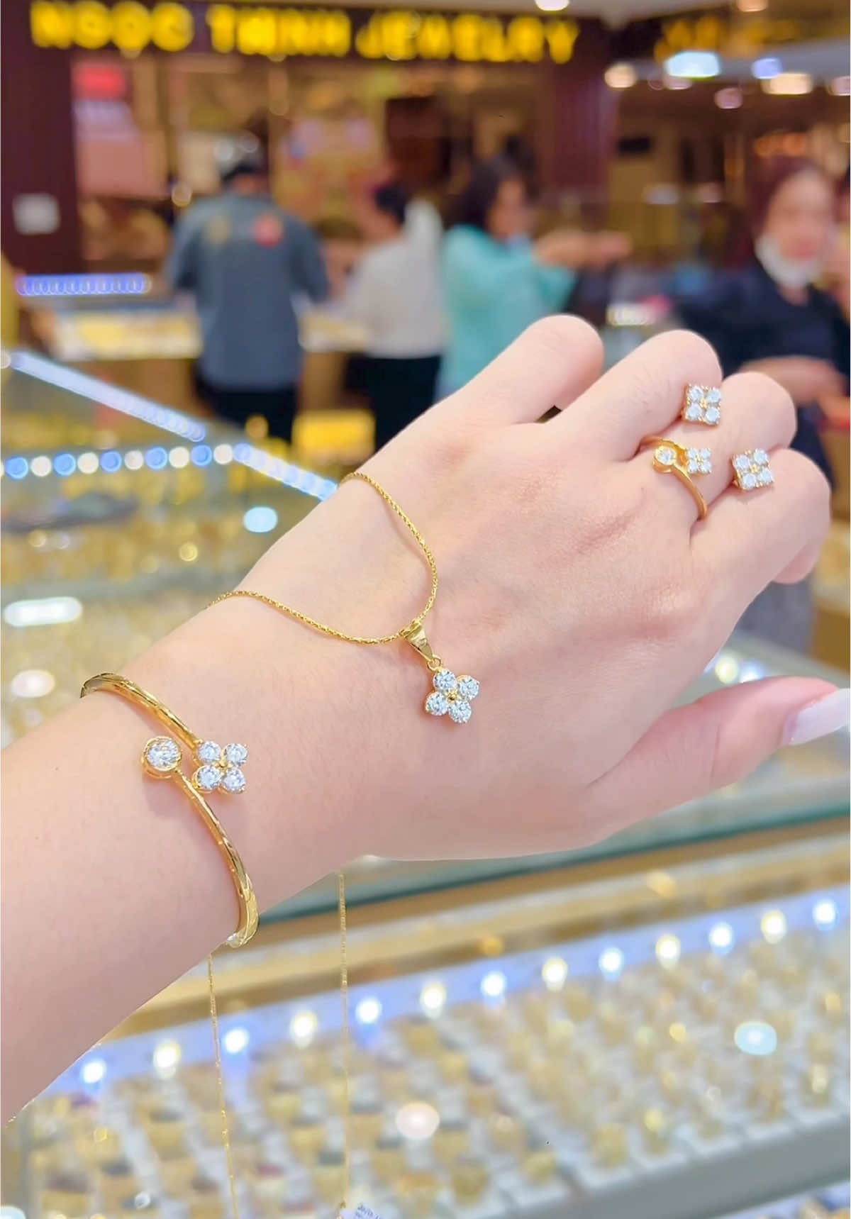 Set trang sức đá cz siêu sang 💃 #ngocthinhdanang #hieuvangngocthinh #xuhuong #fyp #minhphungpham