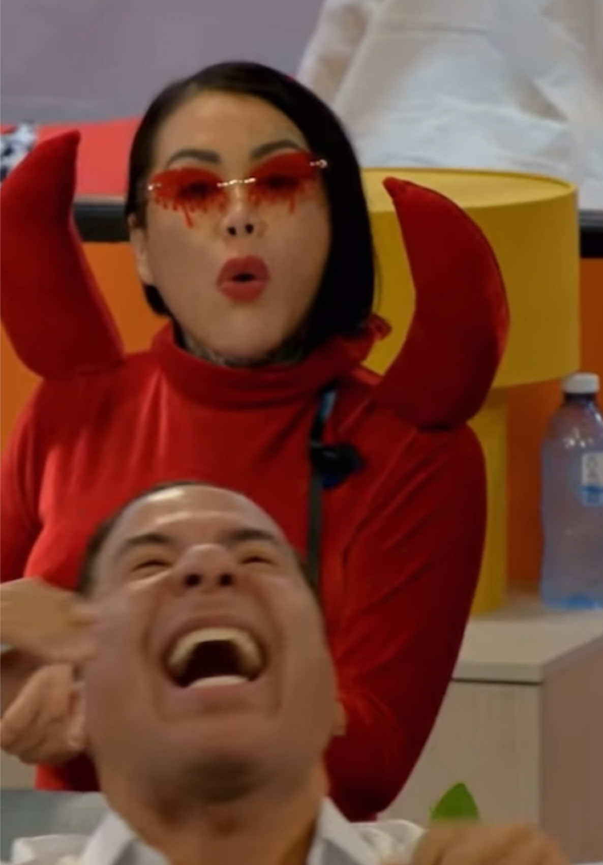 El maestro ya le empezó a hacerle la vida imposible a yina @yinacalderonation @lamansiondeluinny @ElMaestrocristiancasaBlanca✅️ #yinaenlamansiondeluinny #karinagarciaenlamansiondeluinny #mansiondeluinny #maestrocasablanca 